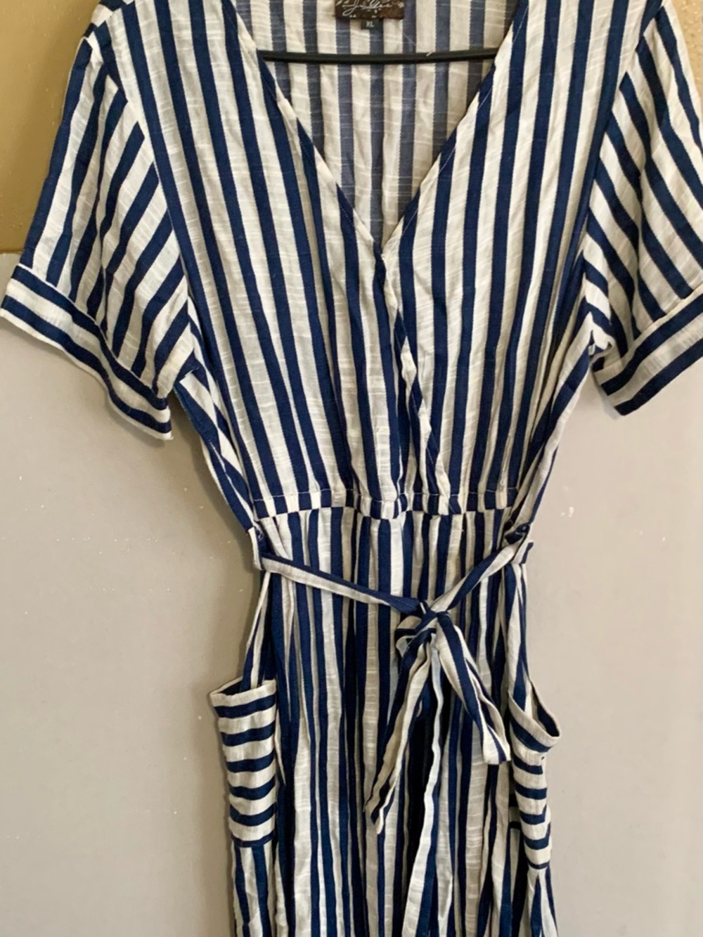 NWOT Navy and White linen Vertical Stripe Faux Wrap  with pockets